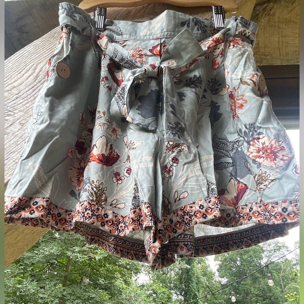 Floral Bohemian Shorts - Picture 8 of 8